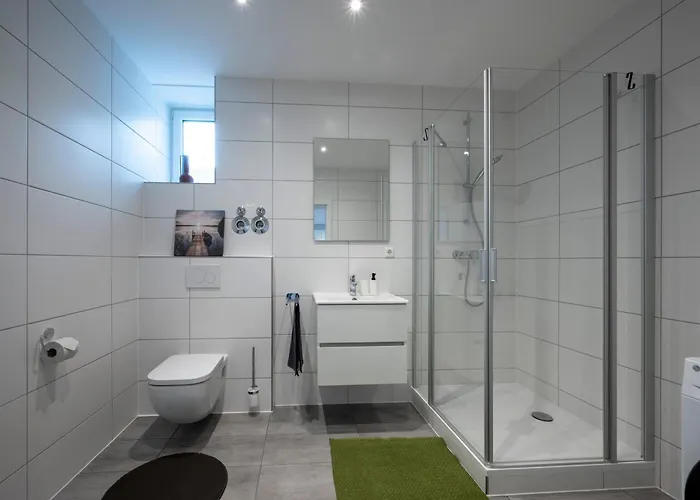 Modernes, Stilvolles 2 *